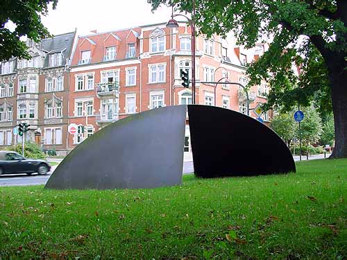 Erfurt Germany and the sculpture of Lucien den Arend - his site specific sculptures ordered by the city of Erfurt