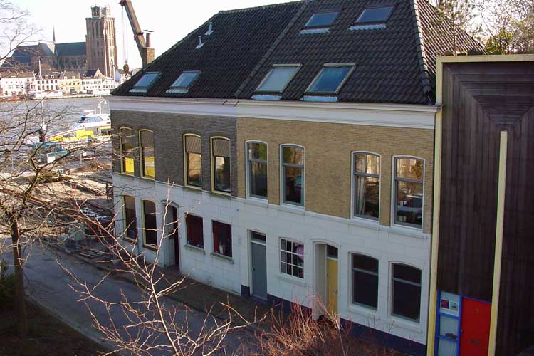 De bouwvolumes zouden hebben afgelopen al naar gelang ze dichter richting rivier kwamen.