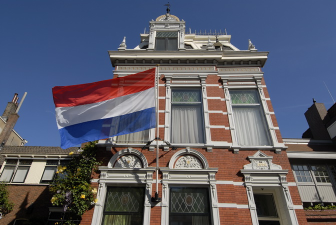GrachtenHuis aan de rivier in Dordrecht. exterieur