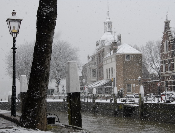 omgeving rivier in Dordrecht | De uitzichten vanuit het herenhuis | grachtenpand zijn wijds, historisch en landschappelijk.