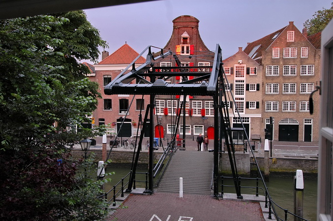 uitzicht | De uitzichten vanuit het herenhuis | grachtenpand zijn wijds, historisch en landschappelijk tegelijkertijd.