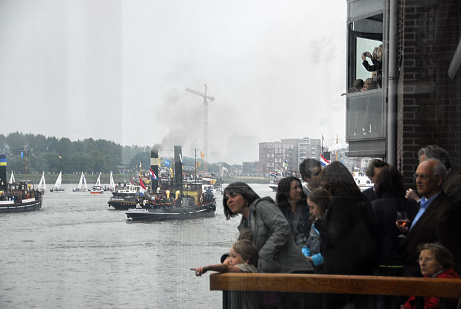 Dordt in Stoom, en het uitzicht vanuit de erker | De uitzichten vanuit het herenhuis | grachtenpand zijn wijds, historisch en landschappelijk tegelijkertijd.