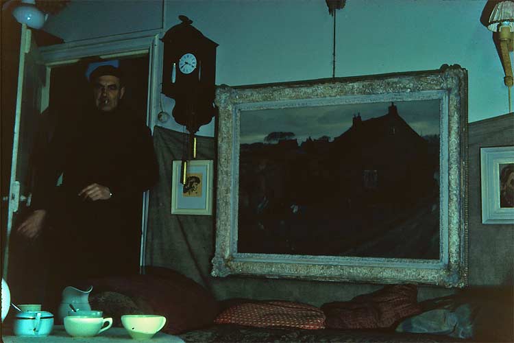 Cor Noltee paintng on the attic of his studio at Kop van het Land in Dordrecht.