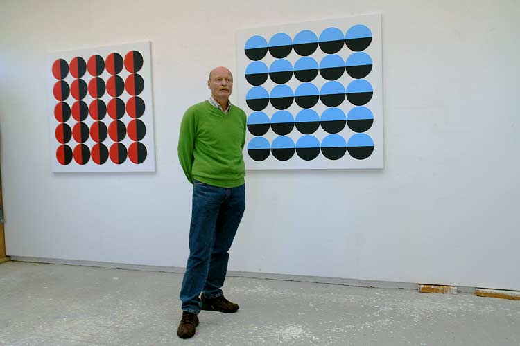 Painter, sculptor and graphic artist, Henk van Gerner in his studio in Den Helder, The Netherlands 